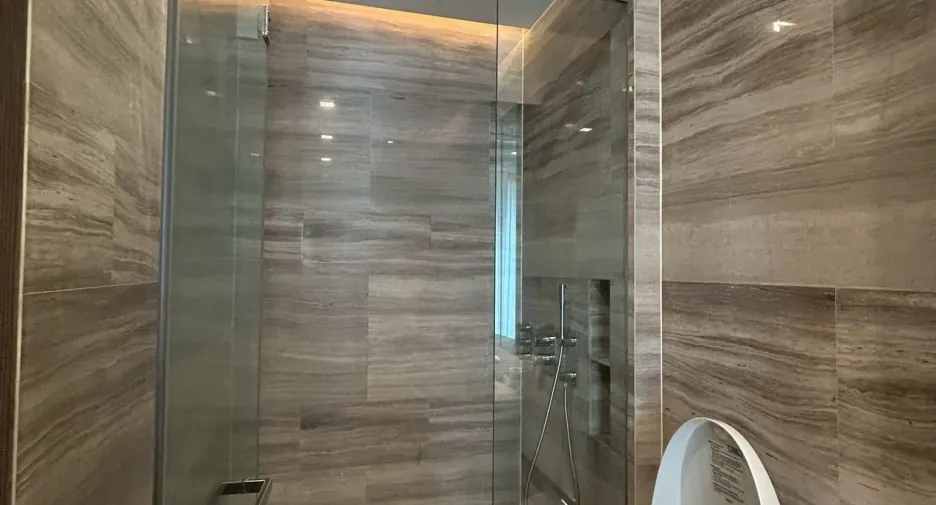 Condo en alquiler de 2 habitaciones en Khlong Toei, Bangkok
