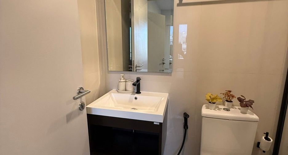 For rent 1 bed condo in Huai Khwang, Bangkok