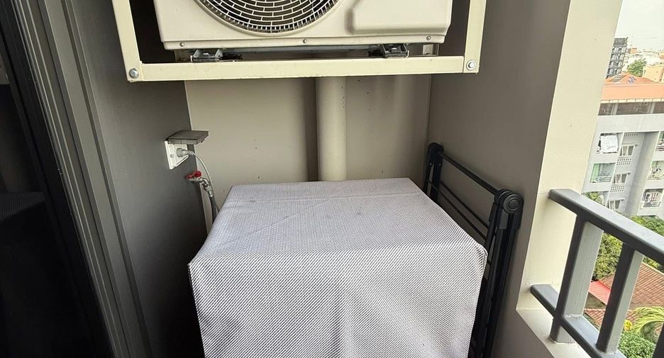 For rent 1 bed condo in Huai Khwang, Bangkok