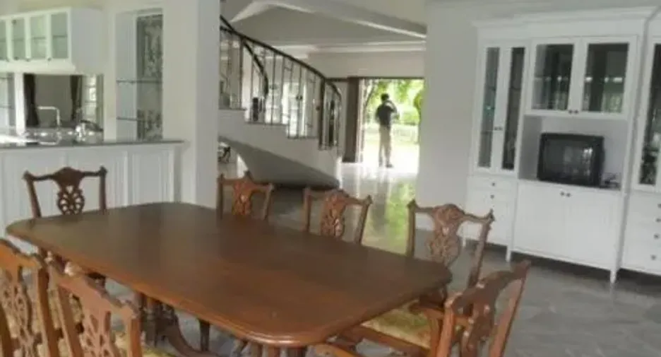 À louer 5 chambres maison à Bang Phli, Samut Prakan