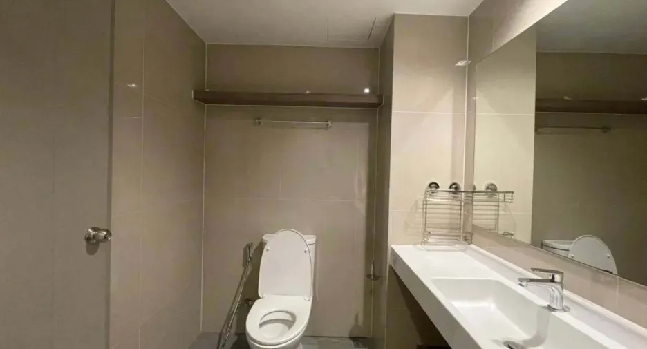 For rent 2 bedrooms condo in Phra Khanong, Bangkok