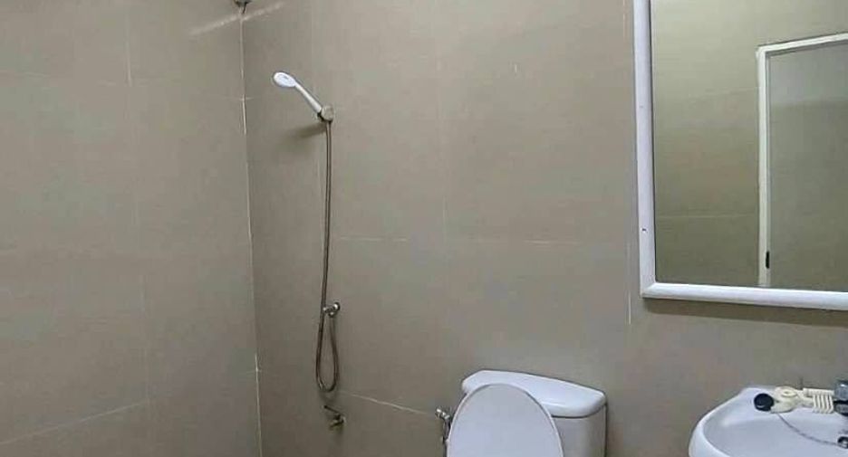 For rent 2 bedrooms townhouse in Suan Luang, Bangkok