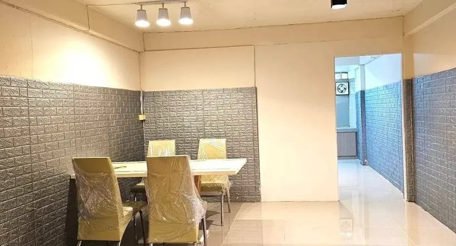 For rent 2 bedrooms townhouse in Suan Luang, Bangkok