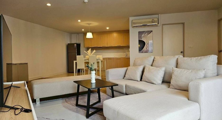 For rent 3 bedrooms condo in Yan Nawa, Bangkok