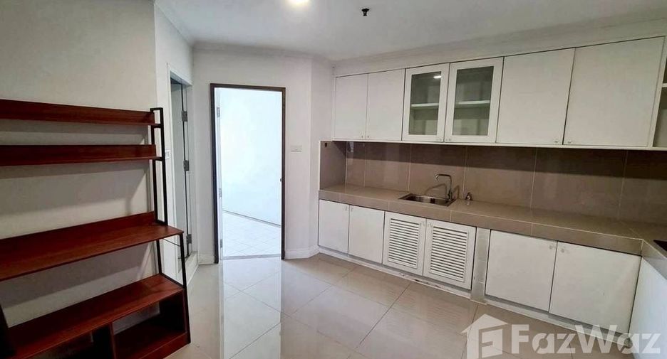 Condo en alquiler de 3 habitaciones en Watthana, Bangkok
