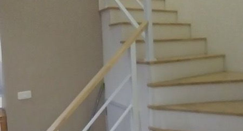 For rent 3 bedrooms townhouse in Prawet, Bangkok
