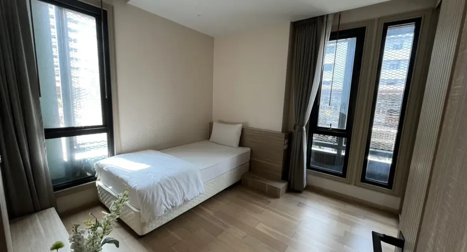 For rent 2 bedrooms apartment in Watthana, Bangkok