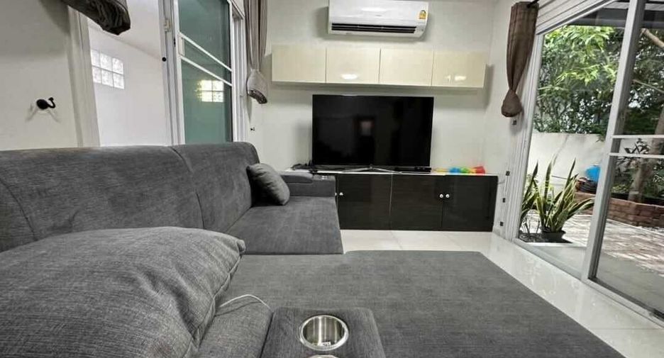 For rent 3 bedrooms house in Lat Krabang, Bangkok