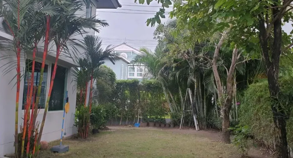 For rent 3 bedrooms house in Khlong Sam Wa, Bangkok