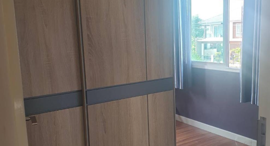 For rent 3 bedrooms house in Khlong Sam Wa, Bangkok