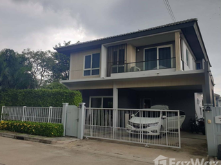 For rent 3 bedrooms house in Khlong Sam Wa, Bangkok