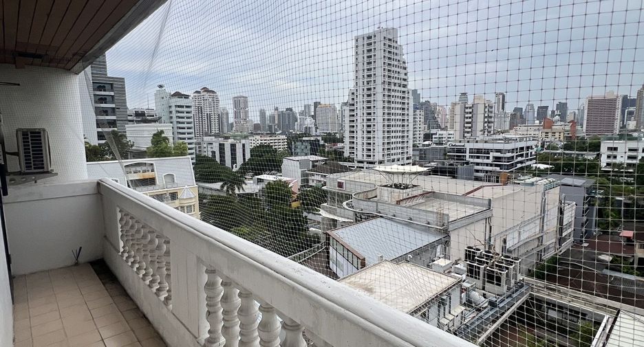 À louer 2 chambres condo à Watthana, Bangkok