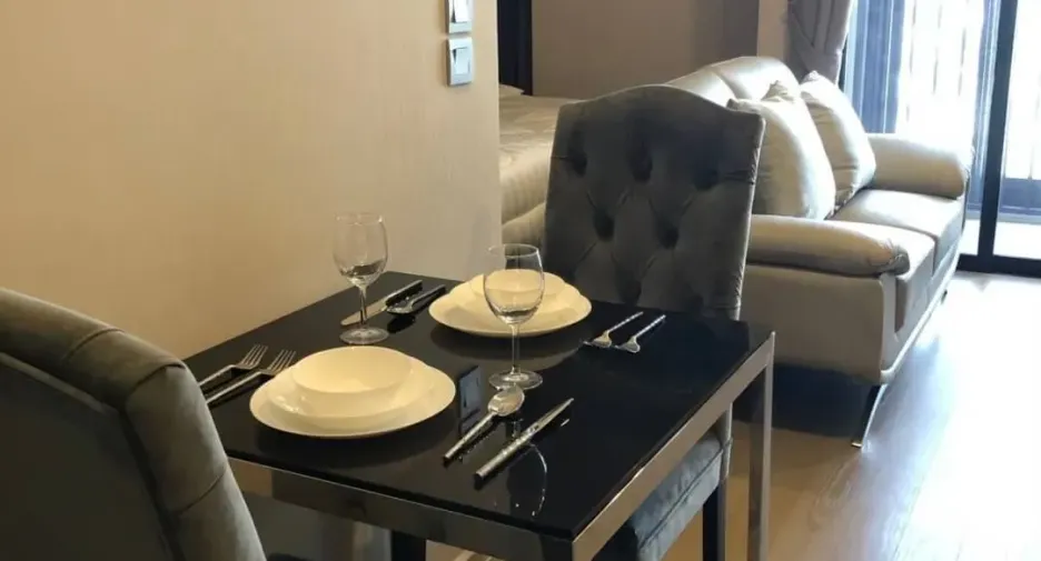 Condo en alquiler de 1 habitaciones en Khlong Toei, Bangkok