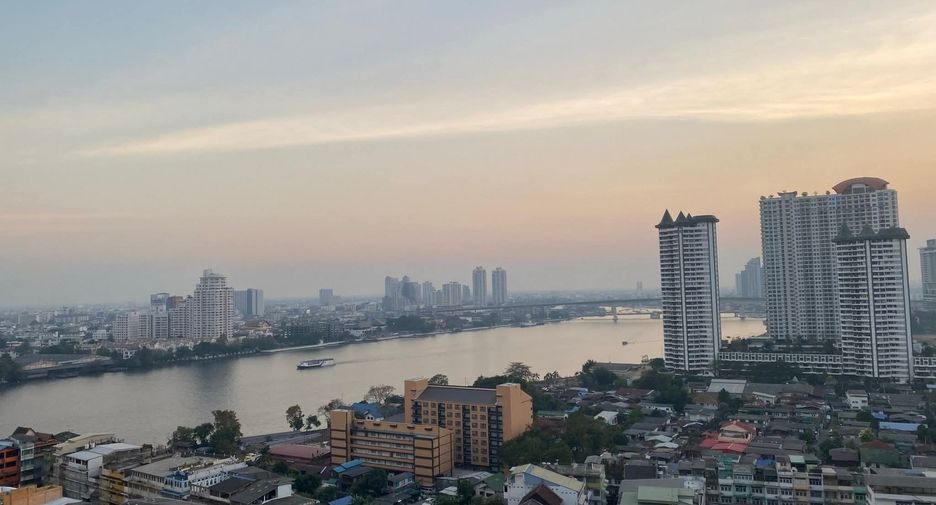 For rent 3 bedrooms condo in Bang Kho Laem, Bangkok