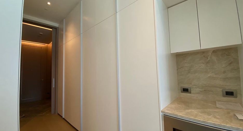 For rent 1 bed condo in Pathum Wan, Bangkok