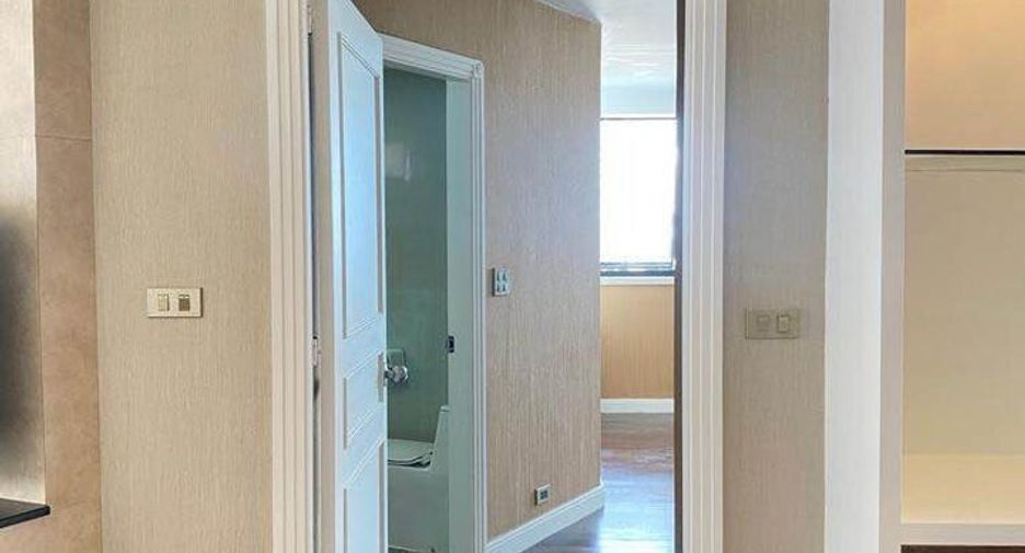 For rent 3 bedrooms condo in Khlong Toei, Bangkok