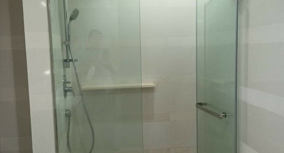 Condo en alquiler de 2 habitaciones en Khlong Toei, Bangkok
