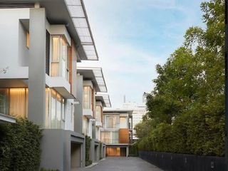 Villa en alquiler de 4 habitaciones en Huai Khwang, Bangkok