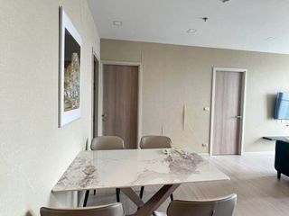 Condo en alquiler de 2 habitaciones en Huai Khwang, Bangkok