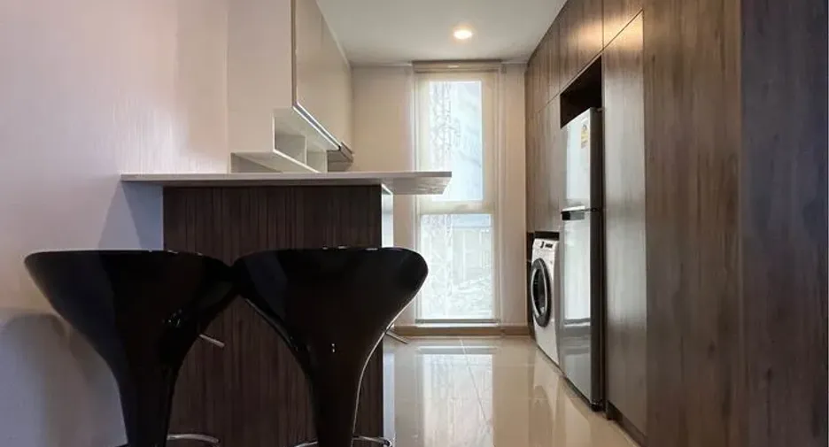 Wohnung zur Miete mit 2 Zimmer in Huai Khwang, Bangkok