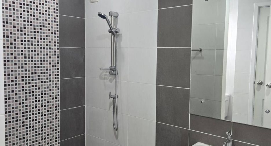 For rent 3 bedrooms house in Mueang Samut Prakan, Samut Prakan