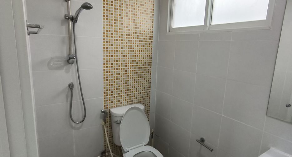 For rent 3 bedrooms house in Mueang Samut Prakan, Samut Prakan
