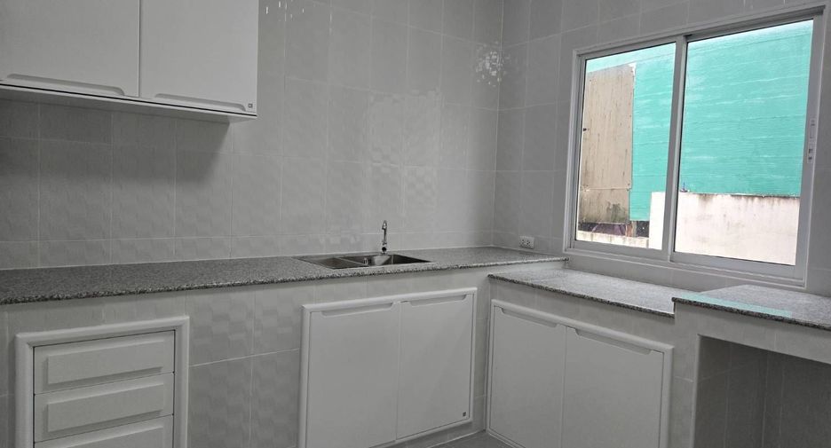 For rent 3 bedrooms house in Mueang Samut Prakan, Samut Prakan