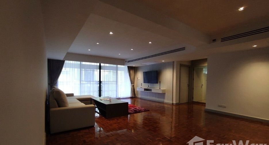 For rent 3 bedrooms condo in Watthana, Bangkok