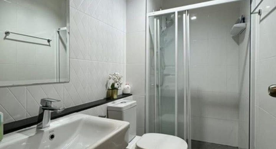 For rent 1 bed condo in Mueang Samut Prakan, Samut Prakan