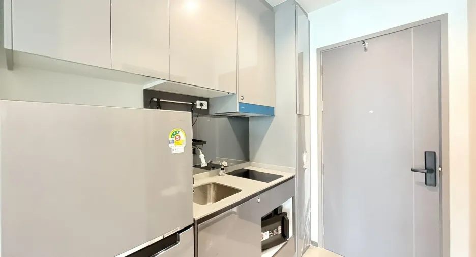 For rent studio condo in Khlong Toei, Bangkok