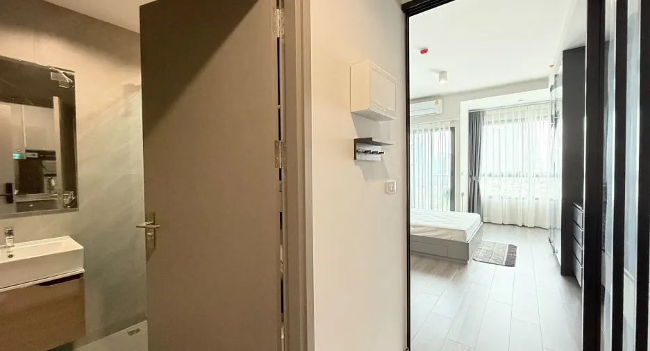 For rent studio condo in Khlong Toei, Bangkok