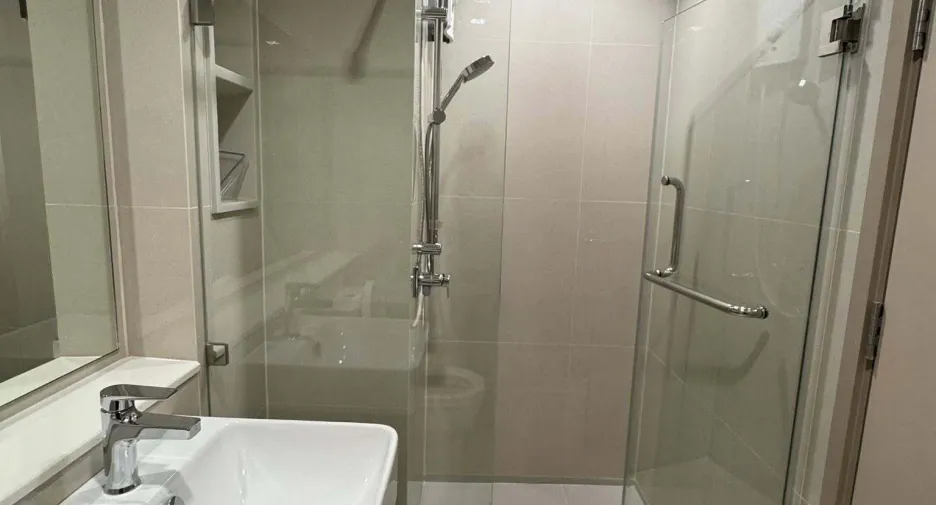 For rent 1 bed condo in Thon Buri, Bangkok