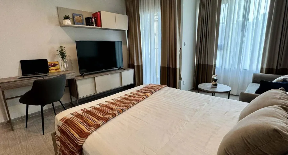 For rent 1 bed condo in Thon Buri, Bangkok