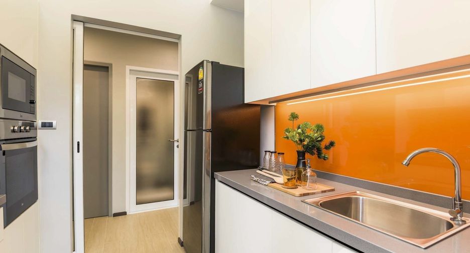 For rent 2 bedrooms condo in Huai Khwang, Bangkok