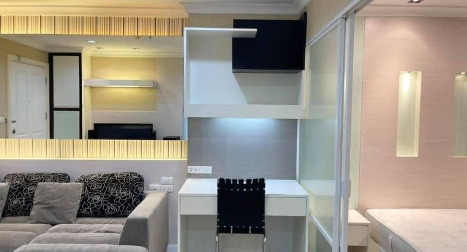 For rent 1 bed condo in Huai Khwang, Bangkok