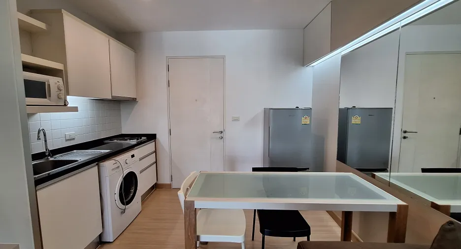 Condo en alquiler de 1 habitaciones en Khlong Toei, Bangkok