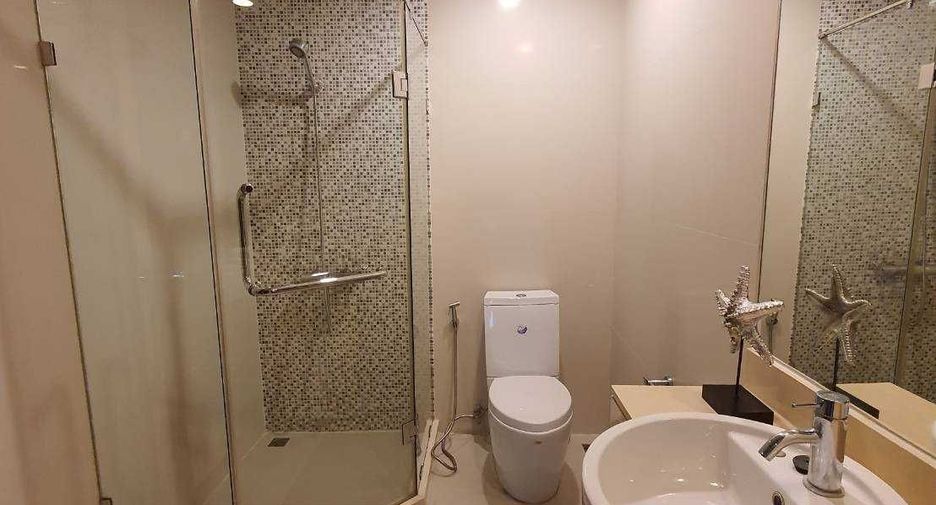 À louer 2 chambres condo à Pathum Wan, Bangkok