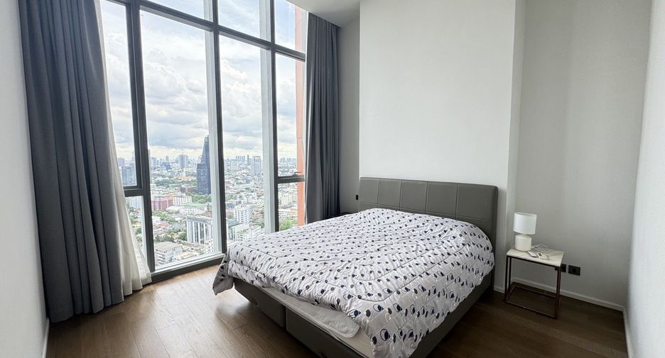 For rent 4 bedrooms condo in Khlong Toei, Bangkok