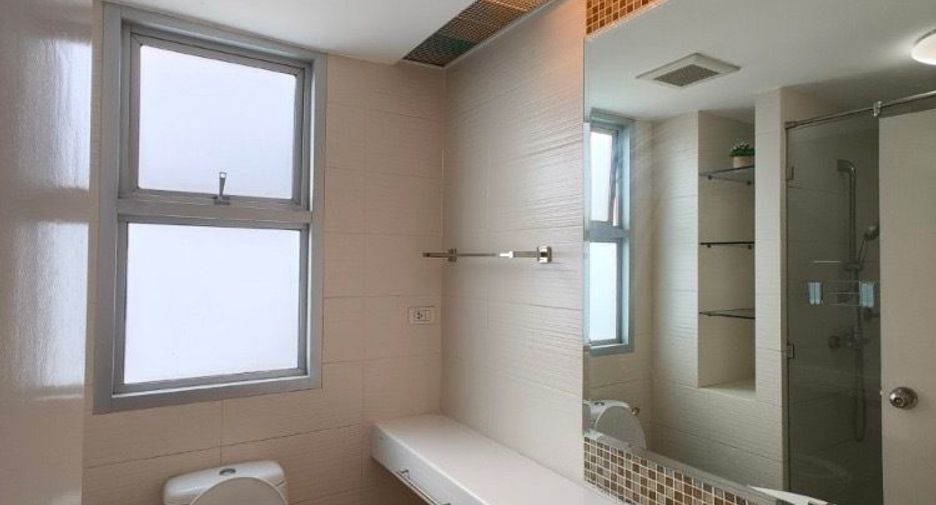 For rent 2 bedrooms condo in Bang Sue, Bangkok