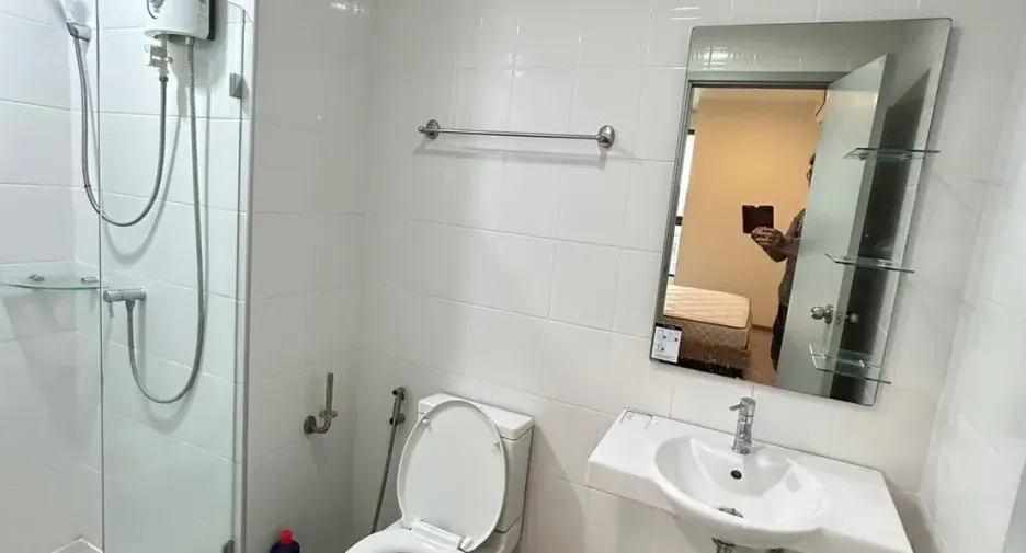 For rent 1 bed condo in Thon Buri, Bangkok