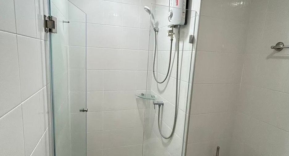 For rent 1 bed condo in Thon Buri, Bangkok