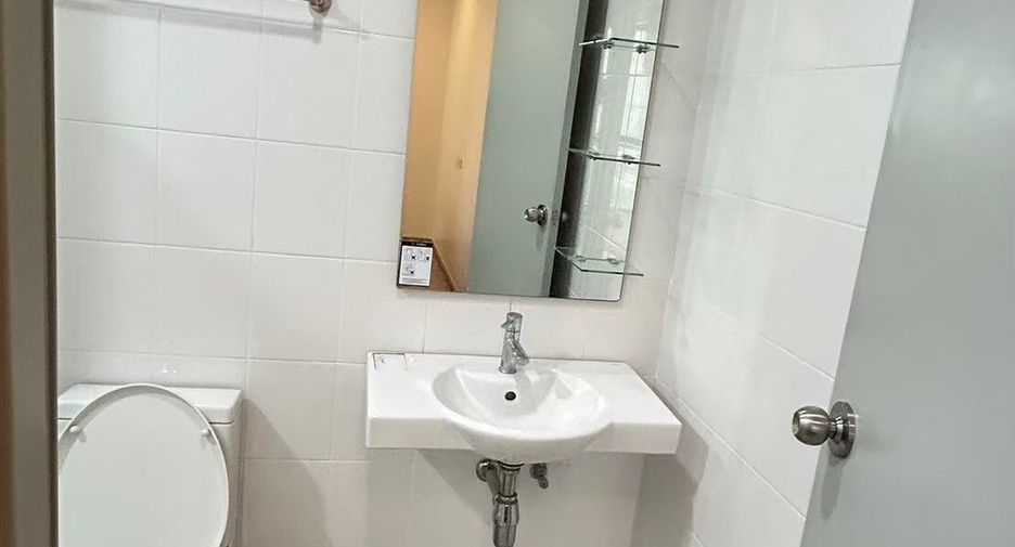 For rent 1 bed condo in Thon Buri, Bangkok