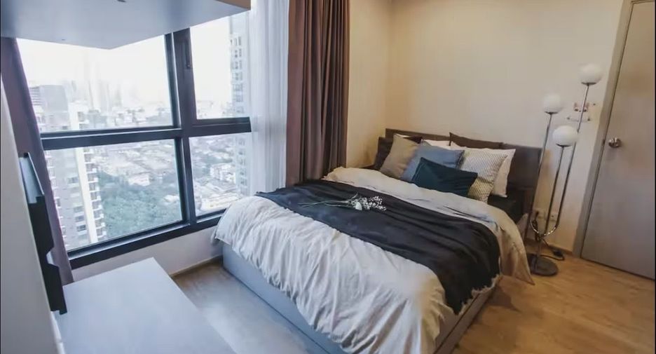 For rent 2 bedrooms condo in Thon Buri, Bangkok