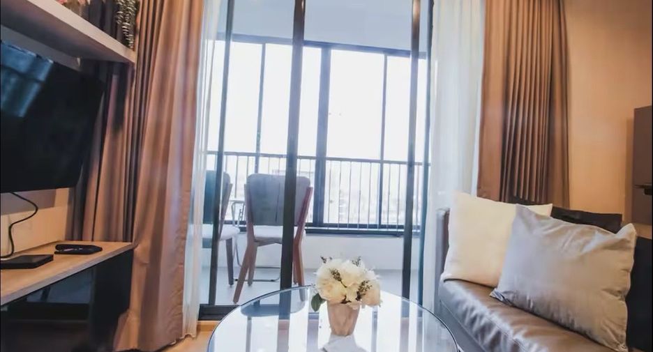 For rent 2 bedrooms condo in Thon Buri, Bangkok