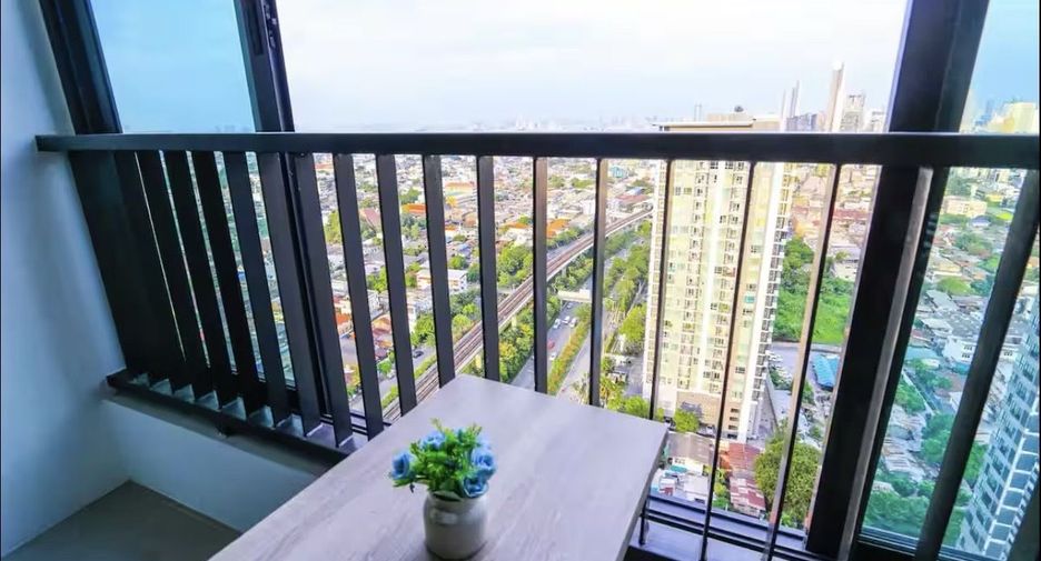 For rent 2 bedrooms condo in Thon Buri, Bangkok