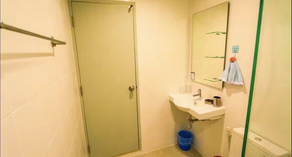 For rent 2 bedrooms condo in Thon Buri, Bangkok