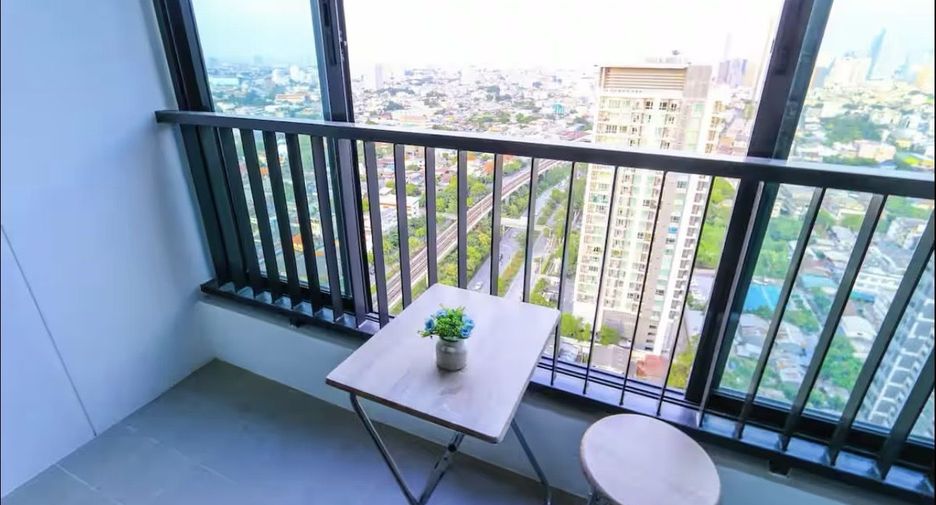 For rent 2 bedrooms condo in Thon Buri, Bangkok