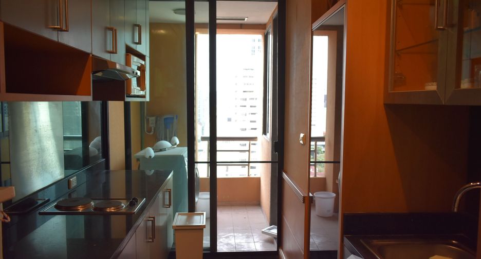 For rent 2 bedrooms condo in Pathum Wan, Bangkok
