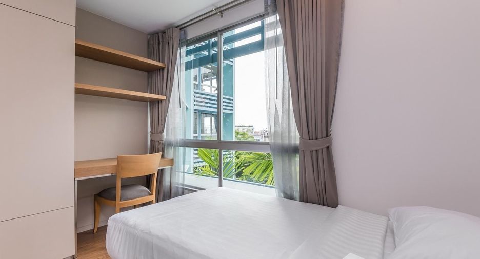 For rent 2 bedrooms condo in Yan Nawa, Bangkok