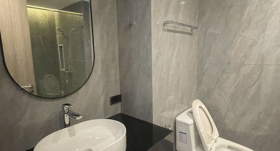 For rent 3 bedrooms apartment in Watthana, Bangkok